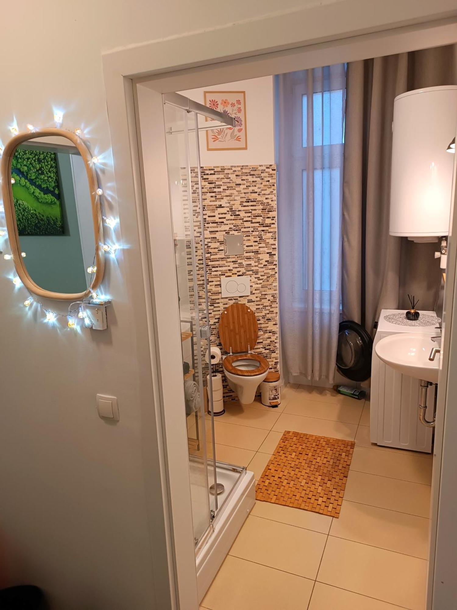 Family Apartments 2 Room'S Centre Muerzzuschlag Екстериор снимка