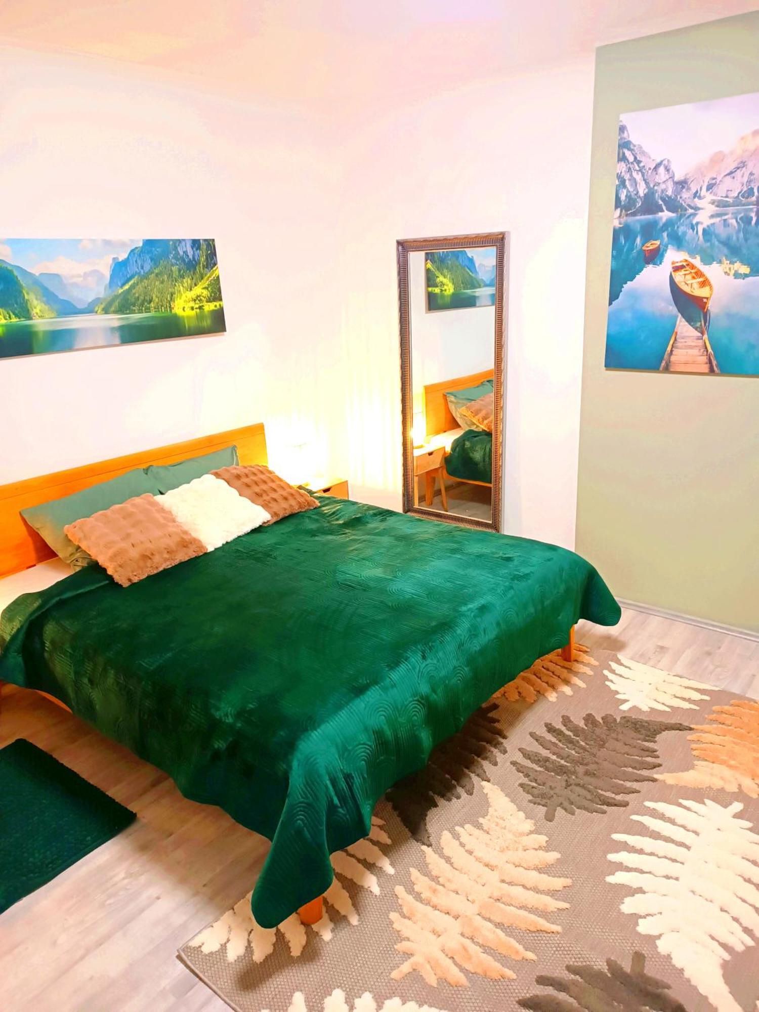 Family Apartments 2 Room'S Centre Muerzzuschlag Екстериор снимка